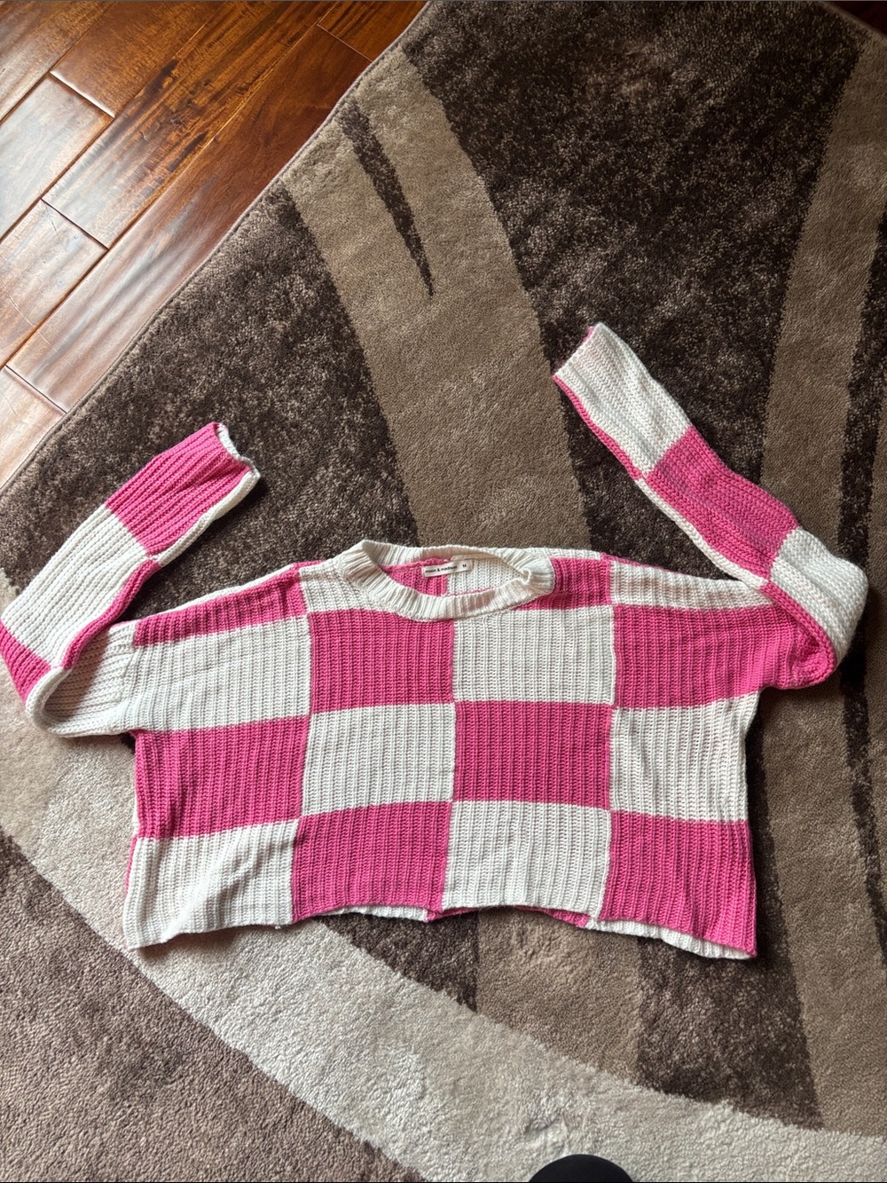 moon & madison Pink and Cream Checkerboard Cropped Crewneck Sweater